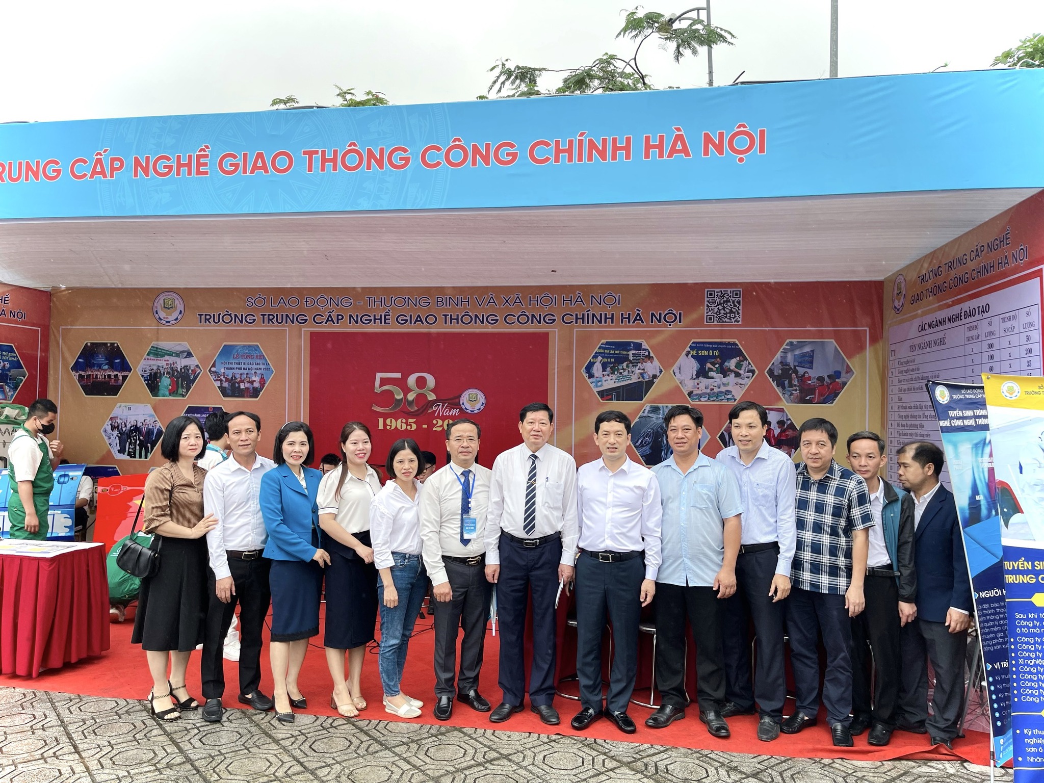 TRƯỜNG TRUNG CẤP NGHỀ GIAO THÔNG CÔNG CHÍNH HÀ NỘI THAM GIA NGÀY HỘI GẮN KẾT GDNN THỦ ĐÔ VỚI THỊ TRƯỜNG LAO ĐỘNG NĂM 2023